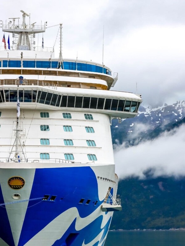 picture of the magestic princess cruise ship in skagway alaska