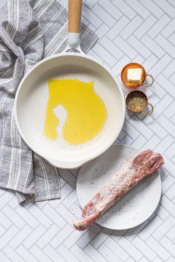 pan with olive oil in it
